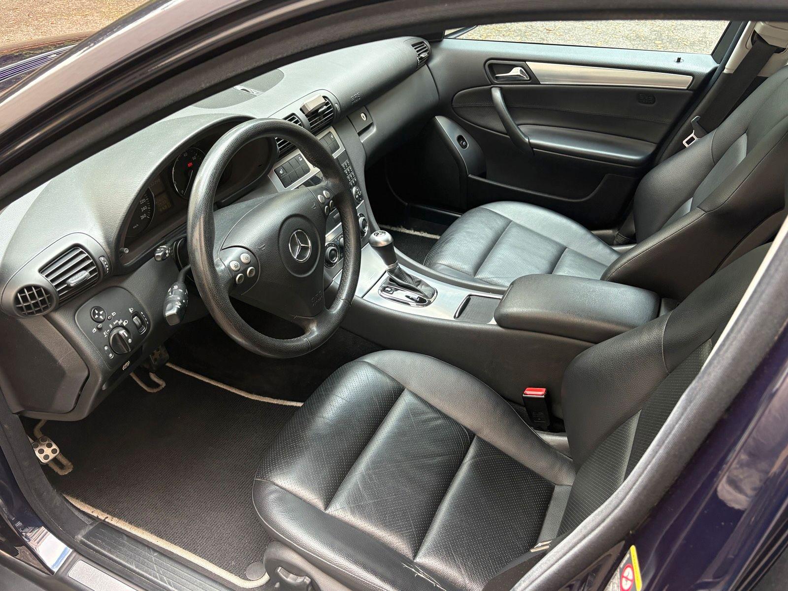 Mercedes-Benz C230 2004 — photo 7