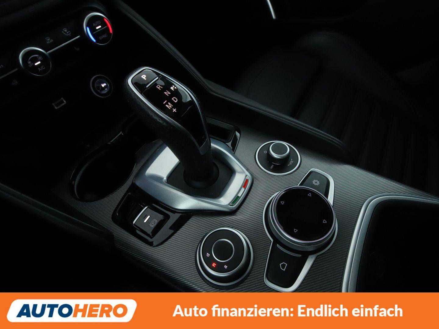 Alfa Romeo Giulia 2.0 Turbo Veloce Aut.*NAVI*BI-XENON*ACC*, миниатюра 22