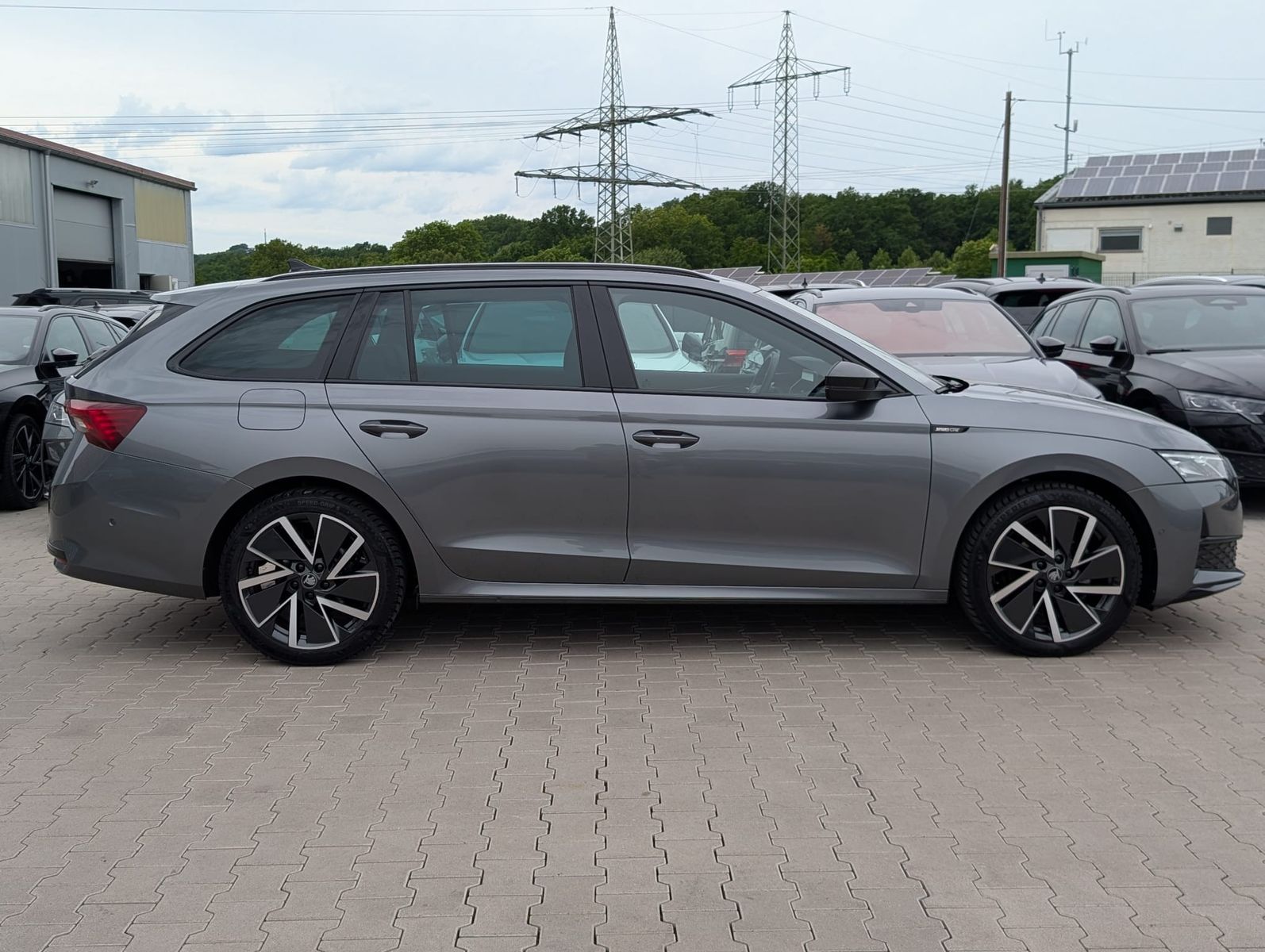 Fahrzeugabbildung SKODA Octavia 2.0 TDI Sportline DSG MATRIX*WINTER*5J.G
