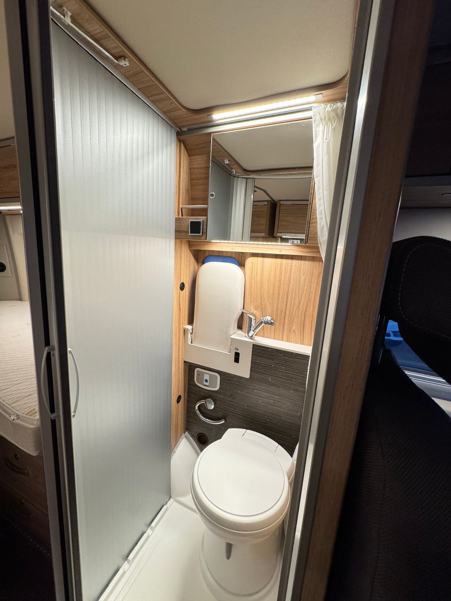 Fahrzeugabbildung HYMER / ERIBA / HYMERCAR YOSEMITE 600 CROSSOVER FIAT SCHLAFDACH LÄNGSBETT