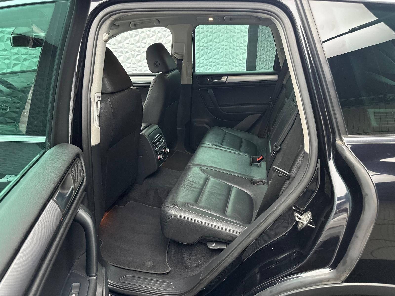 Fahrzeugabbildung Volkswagen TOUAREG 3.0TDI V6/LUFT/PANORAMA/AHK/LED/ACC/NAV