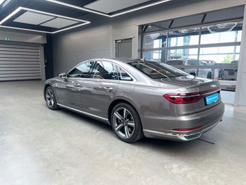 Audi A8 - 5