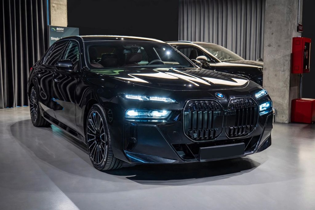 Image of BMW 740