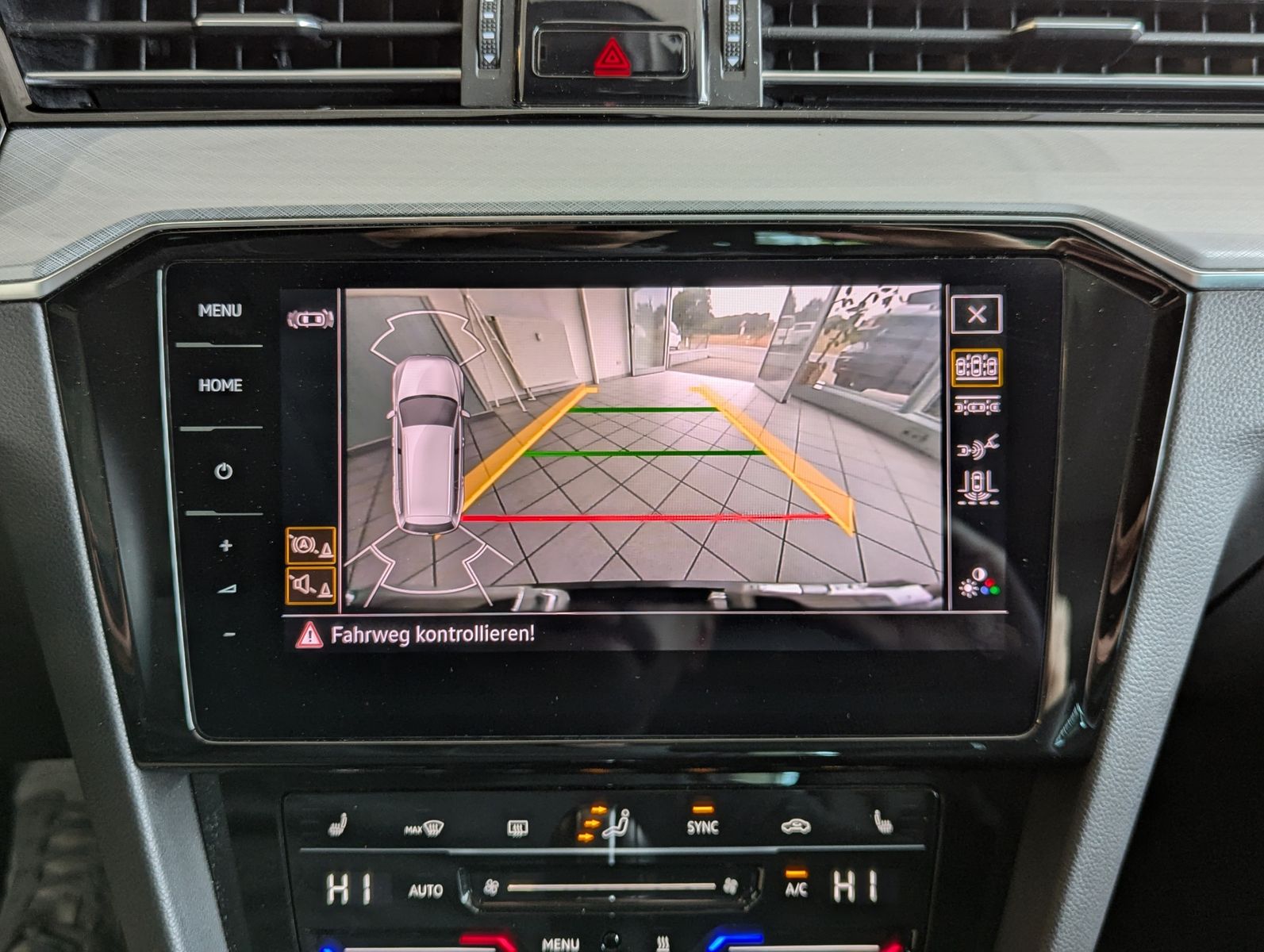 Fahrzeugabbildung Volkswagen Passat 2.0 Business Leder Pano Cam Standheizung