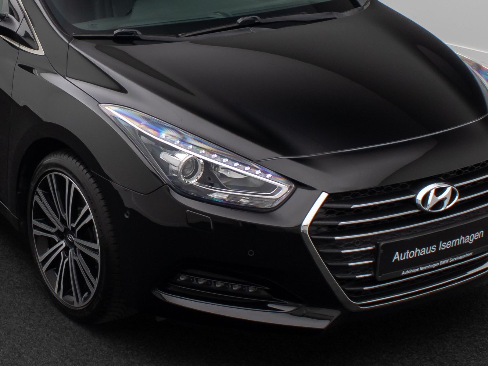 Fahrzeugabbildung Hyundai i40 Premium Kamera DAB Memory InfinitySound 18"