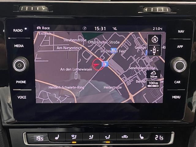 Fahrzeugabbildung Volkswagen Golf VII Variant 2.0 4Motion BMT R-Line+PANO+NAV