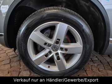 Volkswagen Touareg - 11