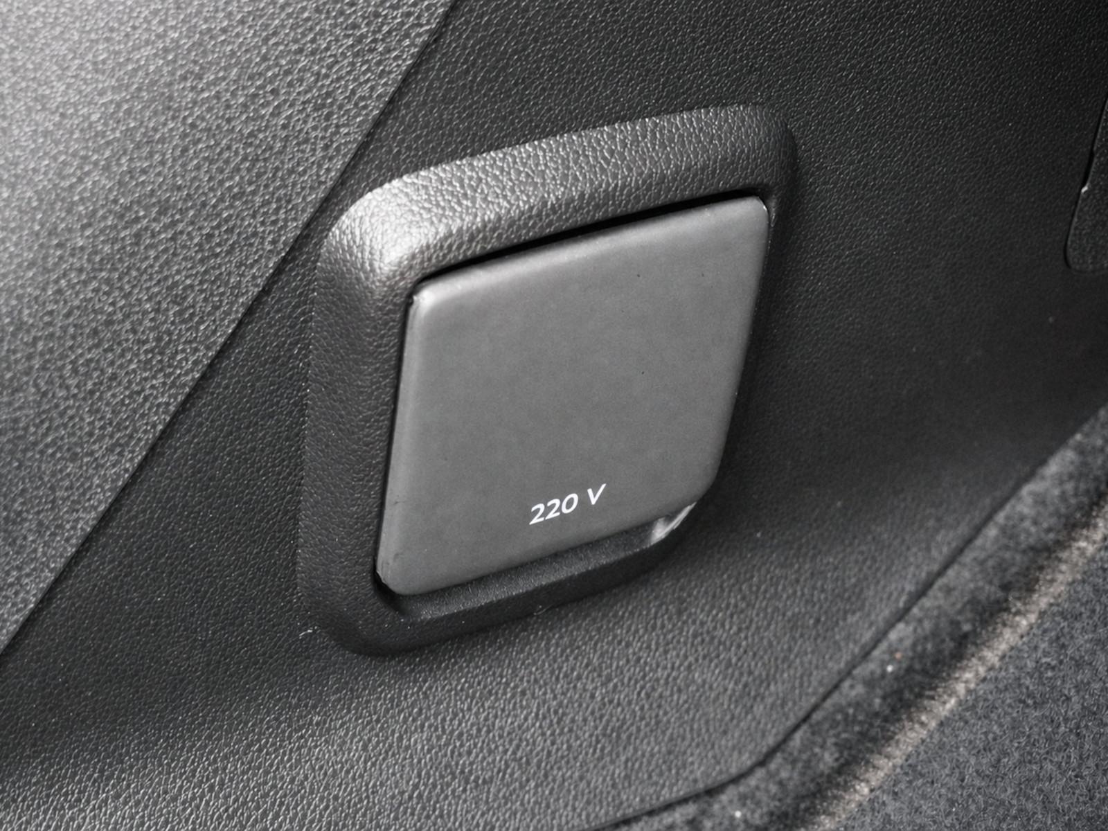 Fiat Doblo Maxi Kombi 130 AT 7-Sitzer + 10-Zoll-Navi