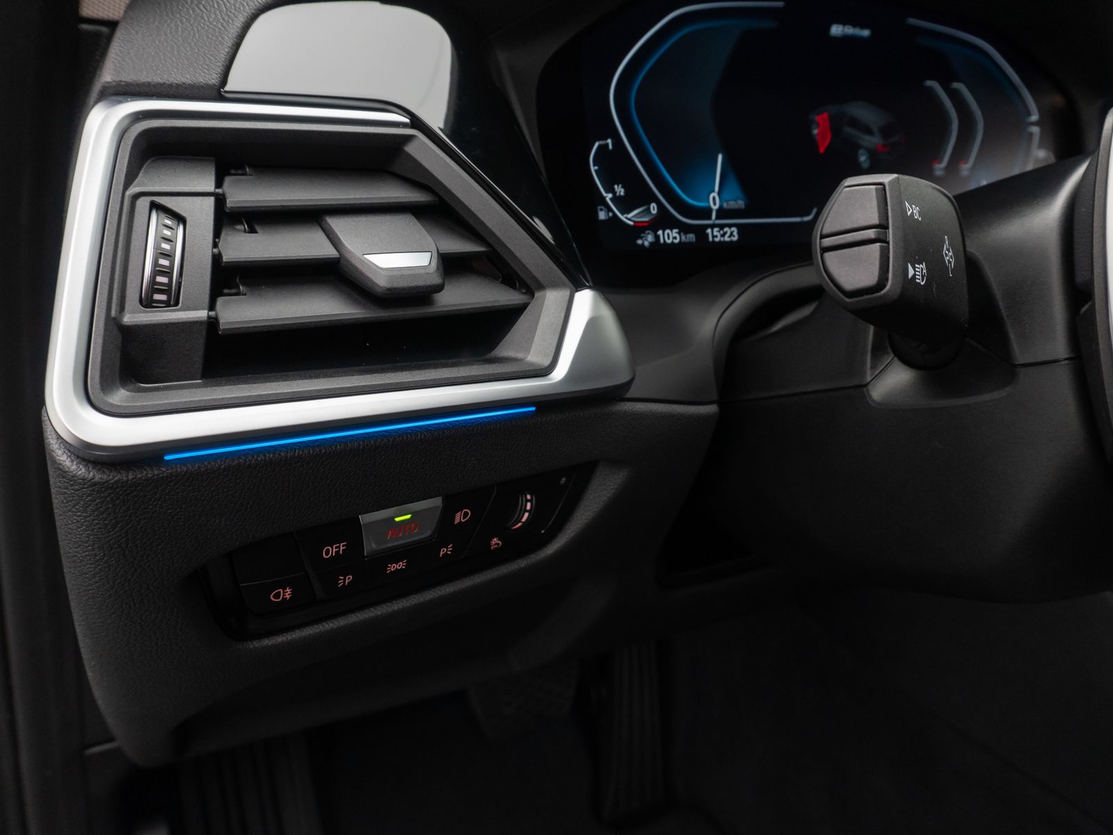 Fahrzeugabbildung BMW 330e Sport Line 360°Alarm HUD DAB HiFi Fernlicht