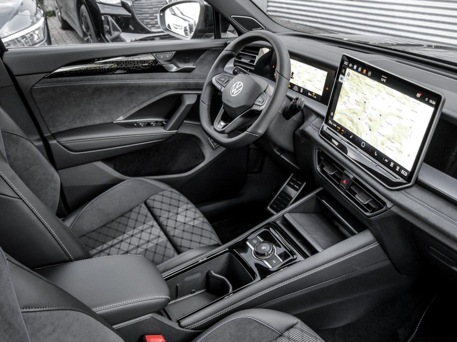 Volkswagen Tayron E-Hybrid R-Line Black Style 20 AHK MATRI foto 3