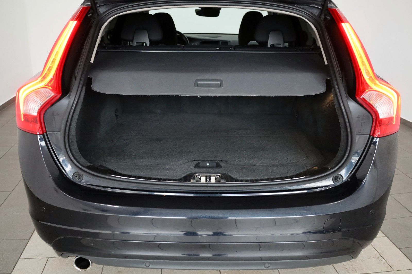 Fahrzeugabbildung Volvo V60 Kombi Business Edition Xenon,Navi,Harman/K,