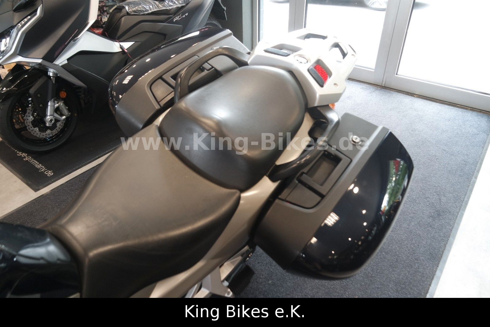 Fahrzeugabbildung BMW K1300GT - TOP ZUSTAND - NAVI Garmin Zumo