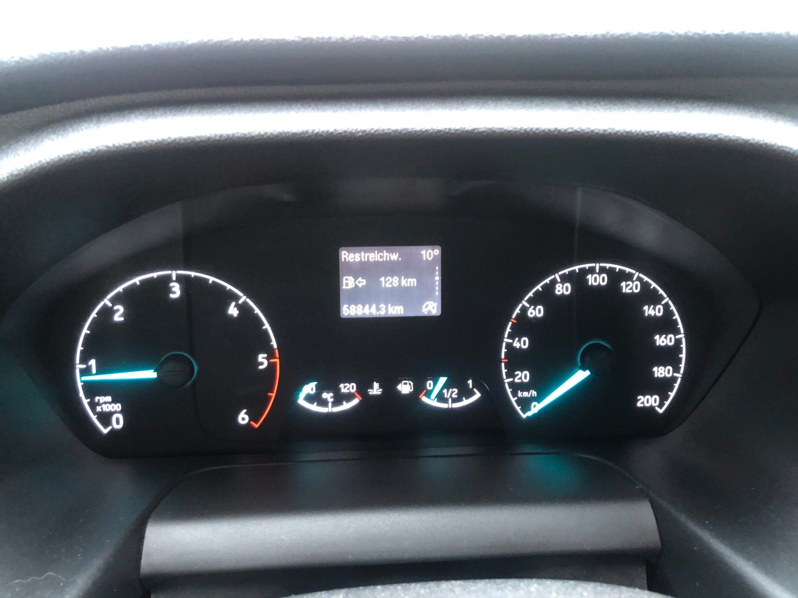 Fahrzeugabbildung Ford Tourneo Custom Kombi Trend 9 Sitzer/wenig KM