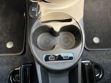 Fahrzeugabbildung Fiat 500 Dolcevita PDC Navi DAB CarPlay UConnect uvm