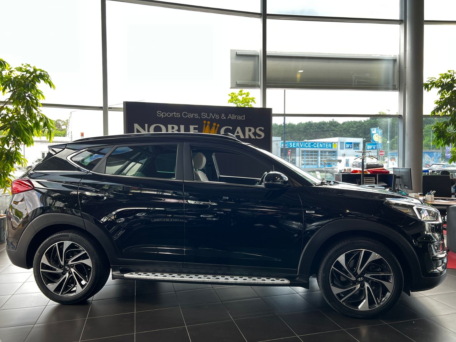 Fahrzeugabbildung Hyundai TUCSON Premium 4WD PANO LED LEDER