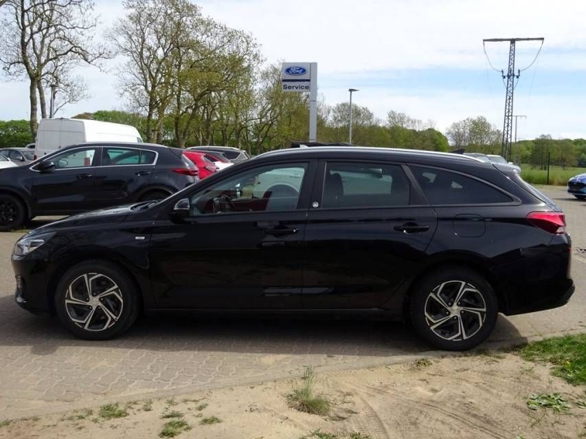 Fahrzeugabbildung Hyundai i30 Kombi 1,5 T-GDI 48V-Hybrid Edition 30