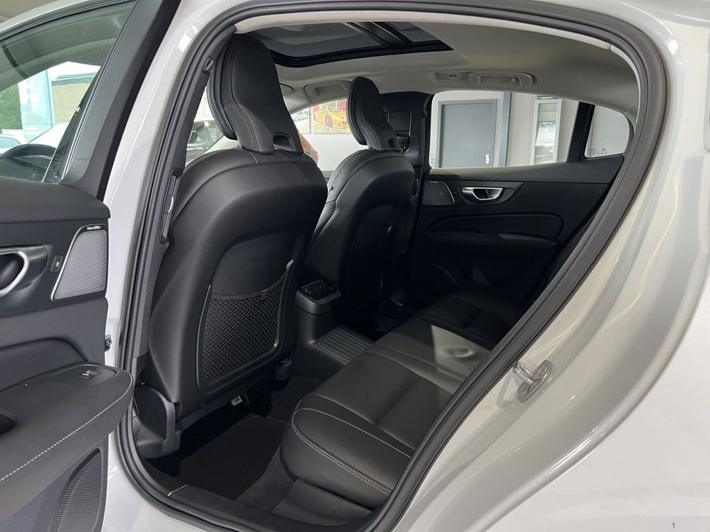 Volvo S60 T8 Ultimate Dark Recharge AWD B&W Massage