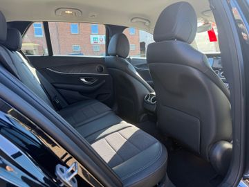 Mercedes E 200 - 12