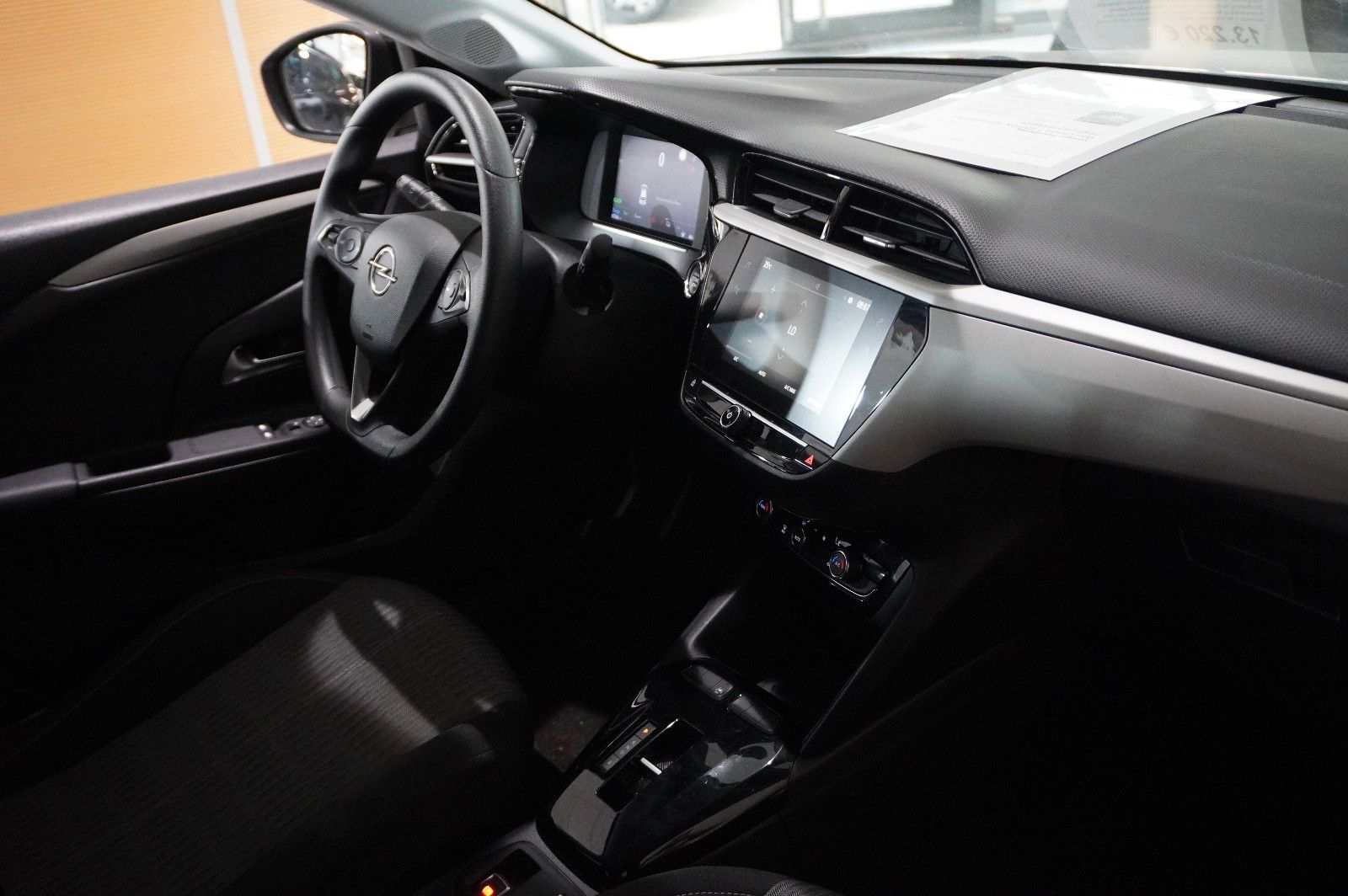 Fahrzeugabbildung Opel Corsa-e F EDITION 7KW NAVI/VIRT/TEMP/DAB/WÄRMEP.