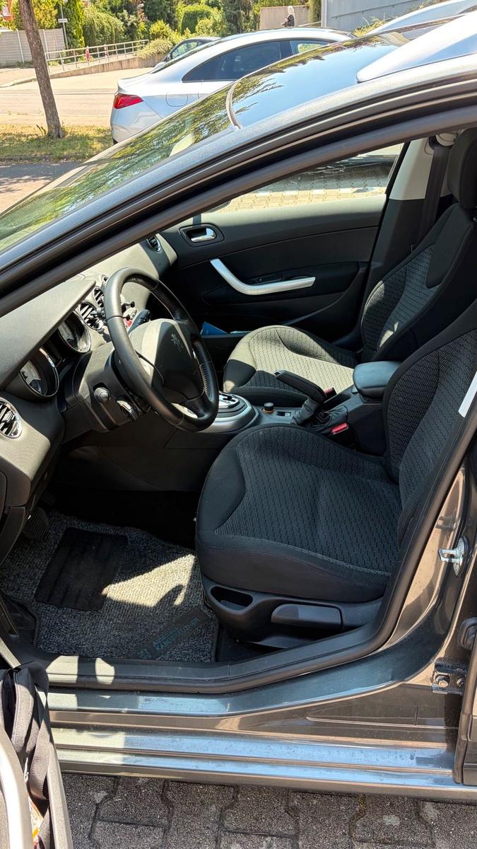 Peugeot 308 2008 — photo 8