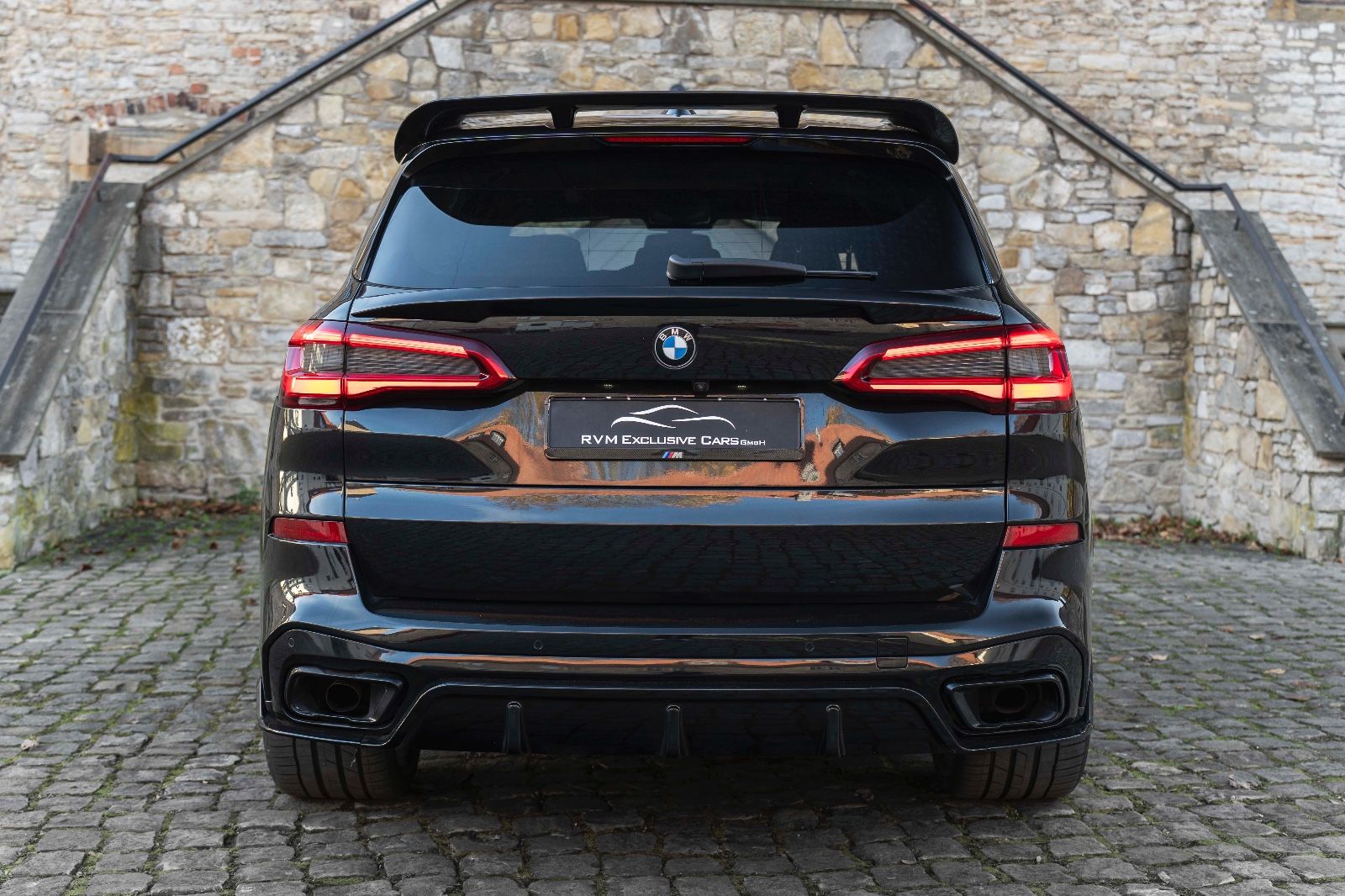 Fahrzeugabbildung BMW X5 xDrive40i M-SPORT HUD H&K 360° LASER ACC TOTW