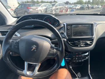 Peugeot 2008 - 8