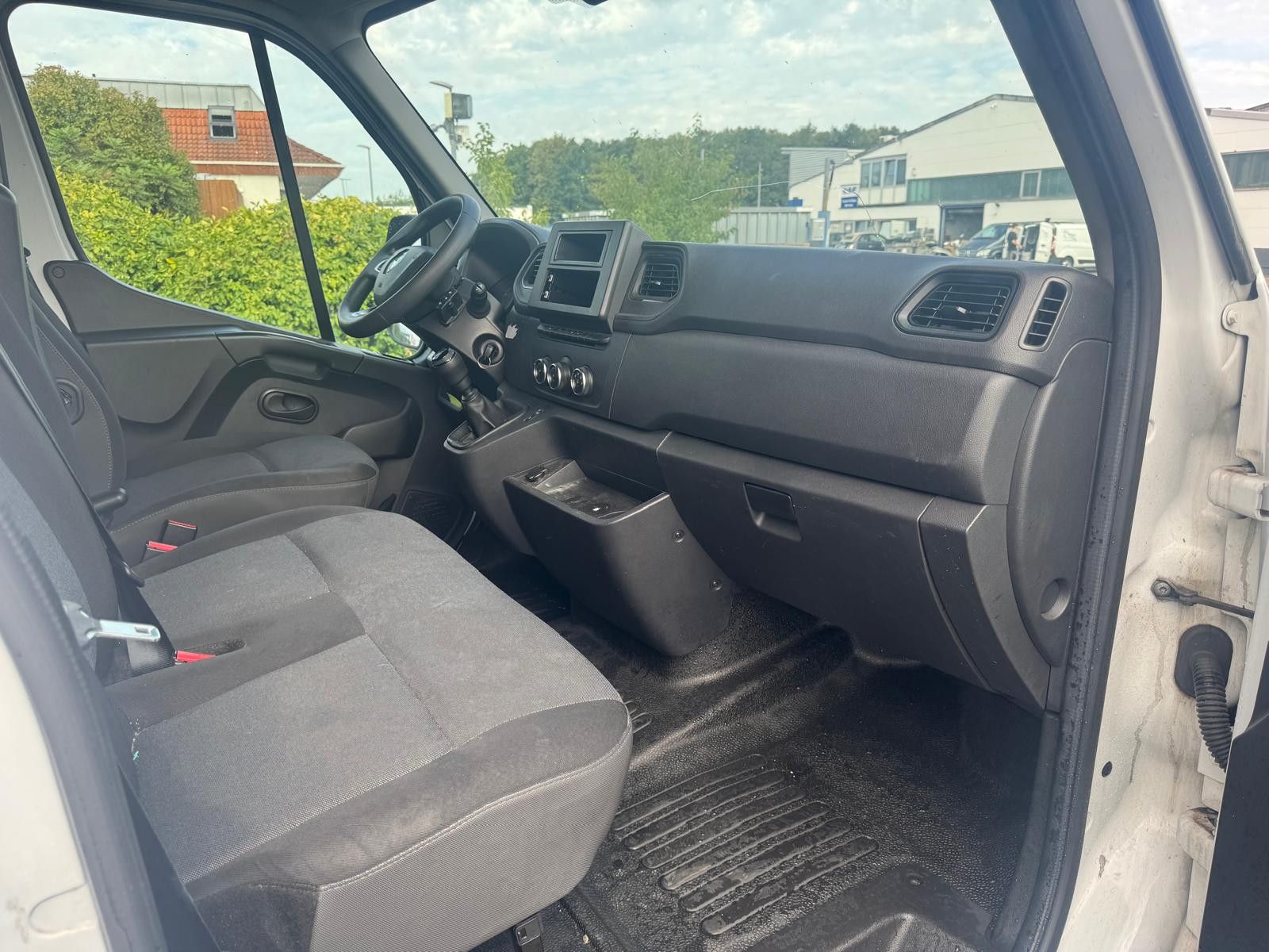 Fahrzeugabbildung Renault Master III Kasten L1H2 HKa 3,5t/1.HAND/TEMPOMAT/