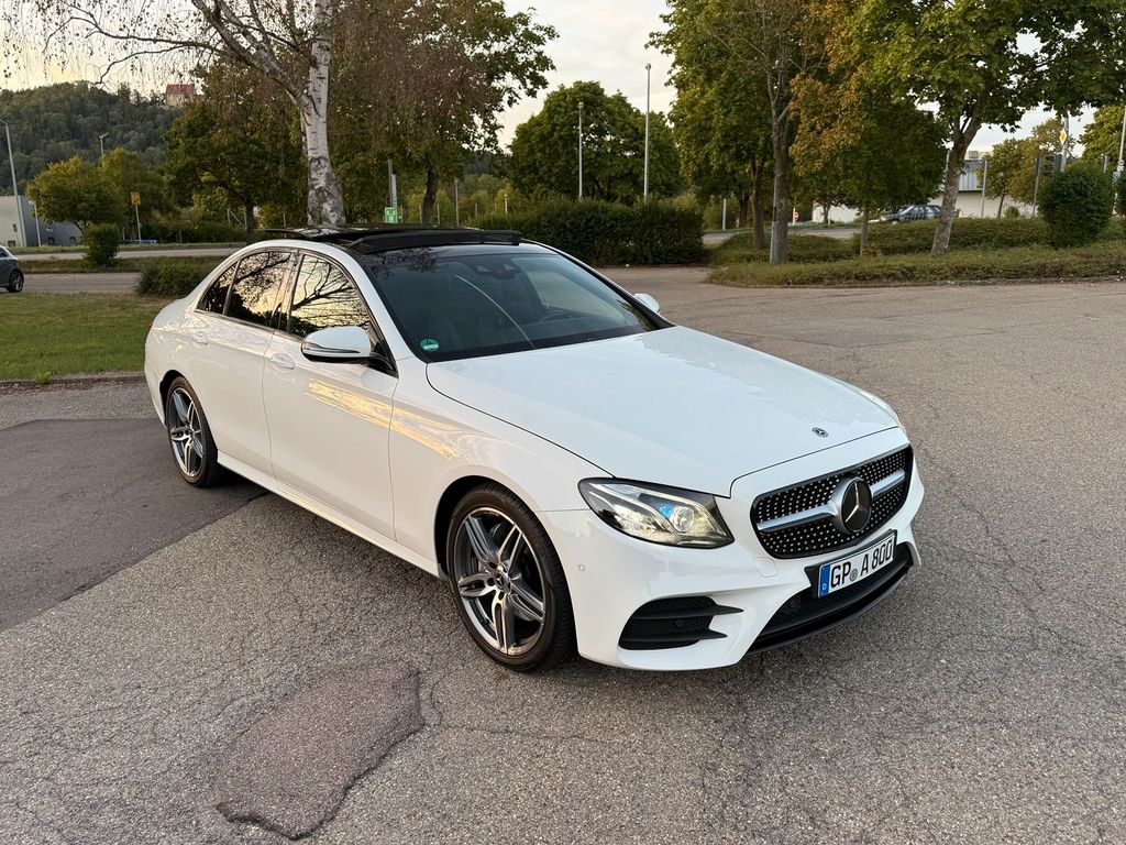 Image of Mercedes-Benz E 220