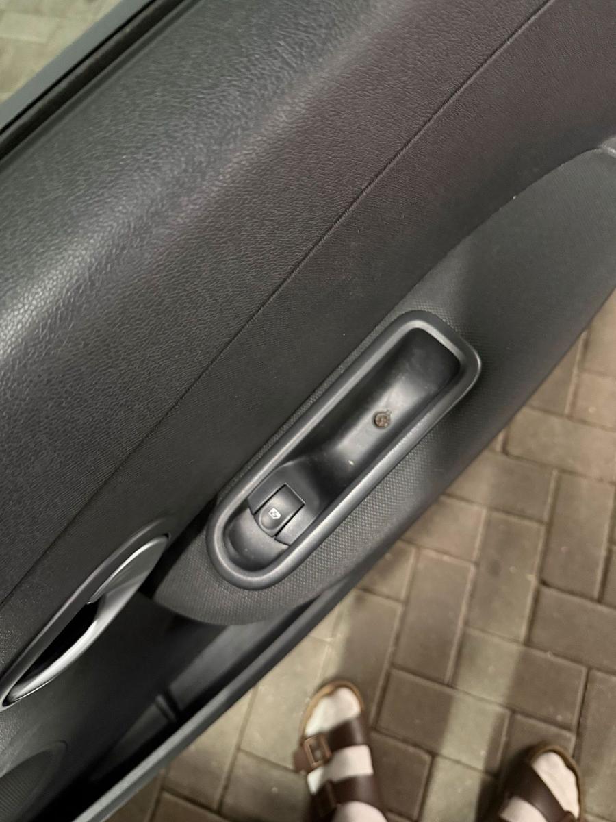 Renault Clio 2011 — photo 15