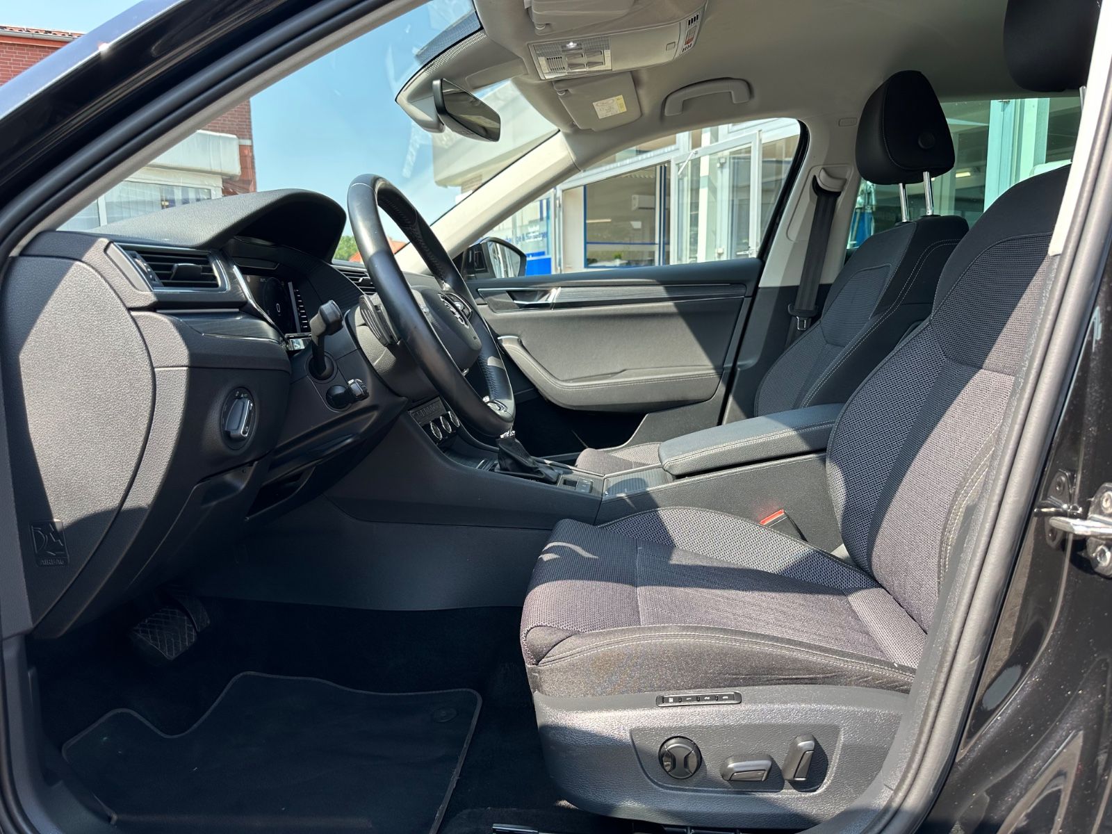 Fahrzeugabbildung SKODA Superb Combi 2.0 TDI Style AHK/Fahrass.Plus/Colu