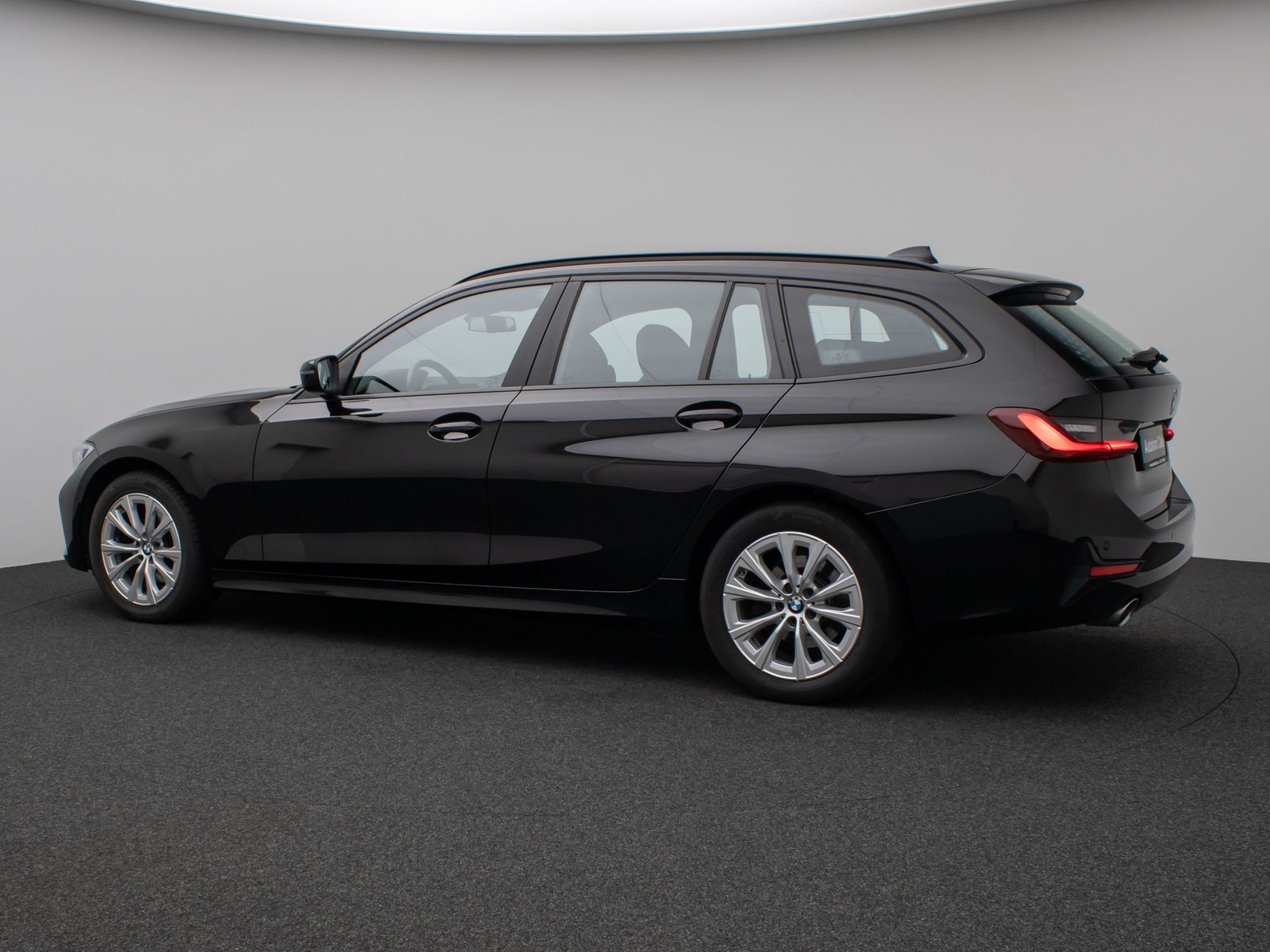 Fahrzeugabbildung BMW 320d xD Laser DAB PDC AHK Alarm Komfort Sport