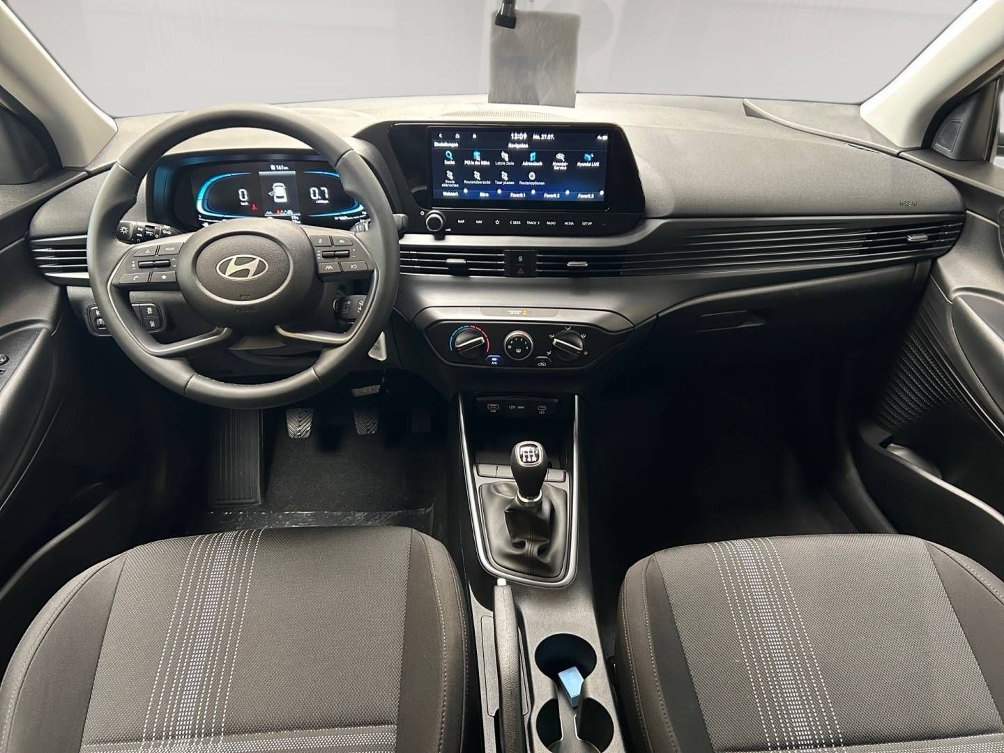 Fahrzeugabbildung Hyundai i20 Select Funktionspaket PDC Navi Rückfahrkamer