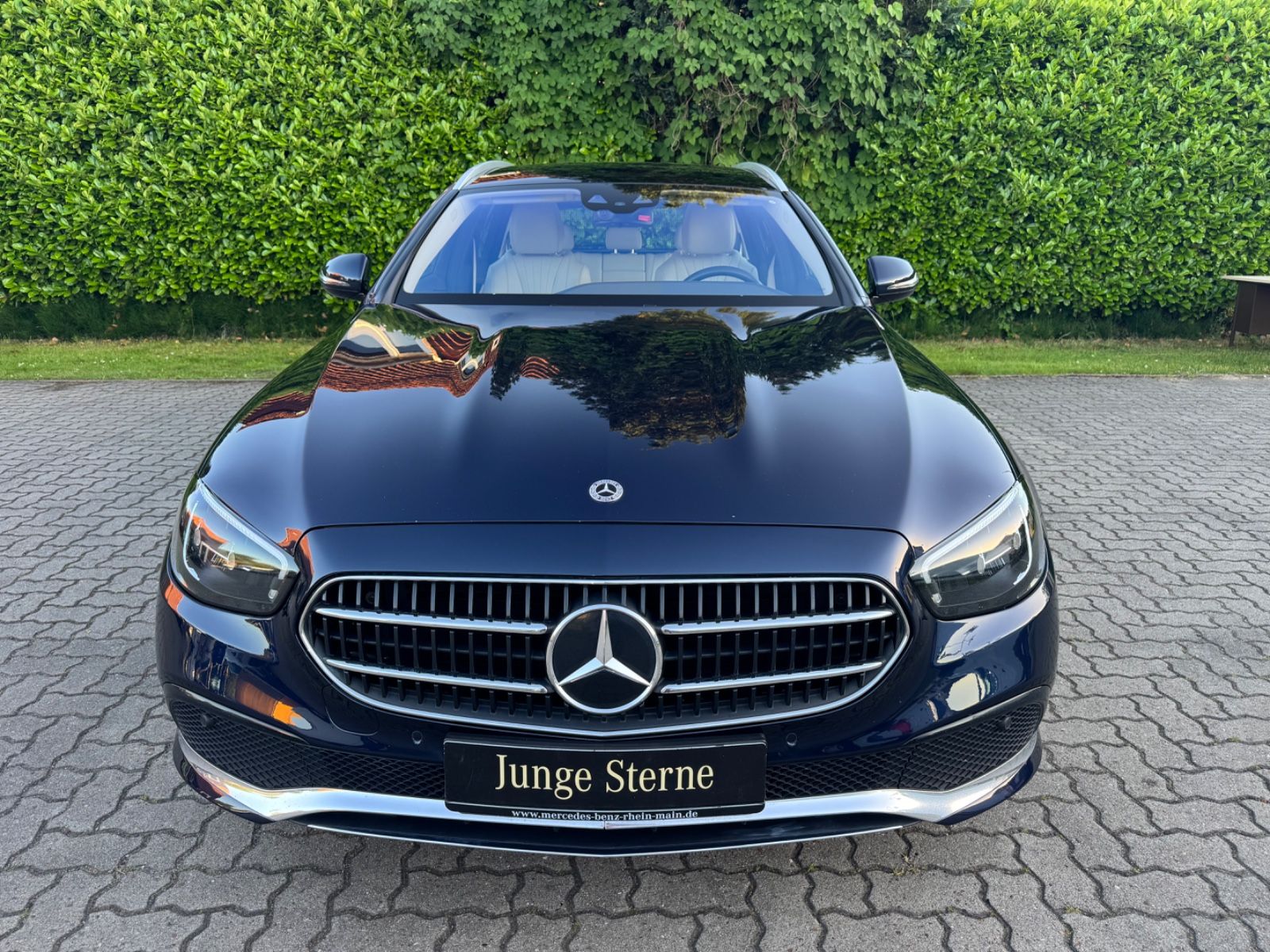 Mercedes-Benz E 300d 9G-TRONIC 4MATIC PanoramaACC Leder Ambien imagem 3