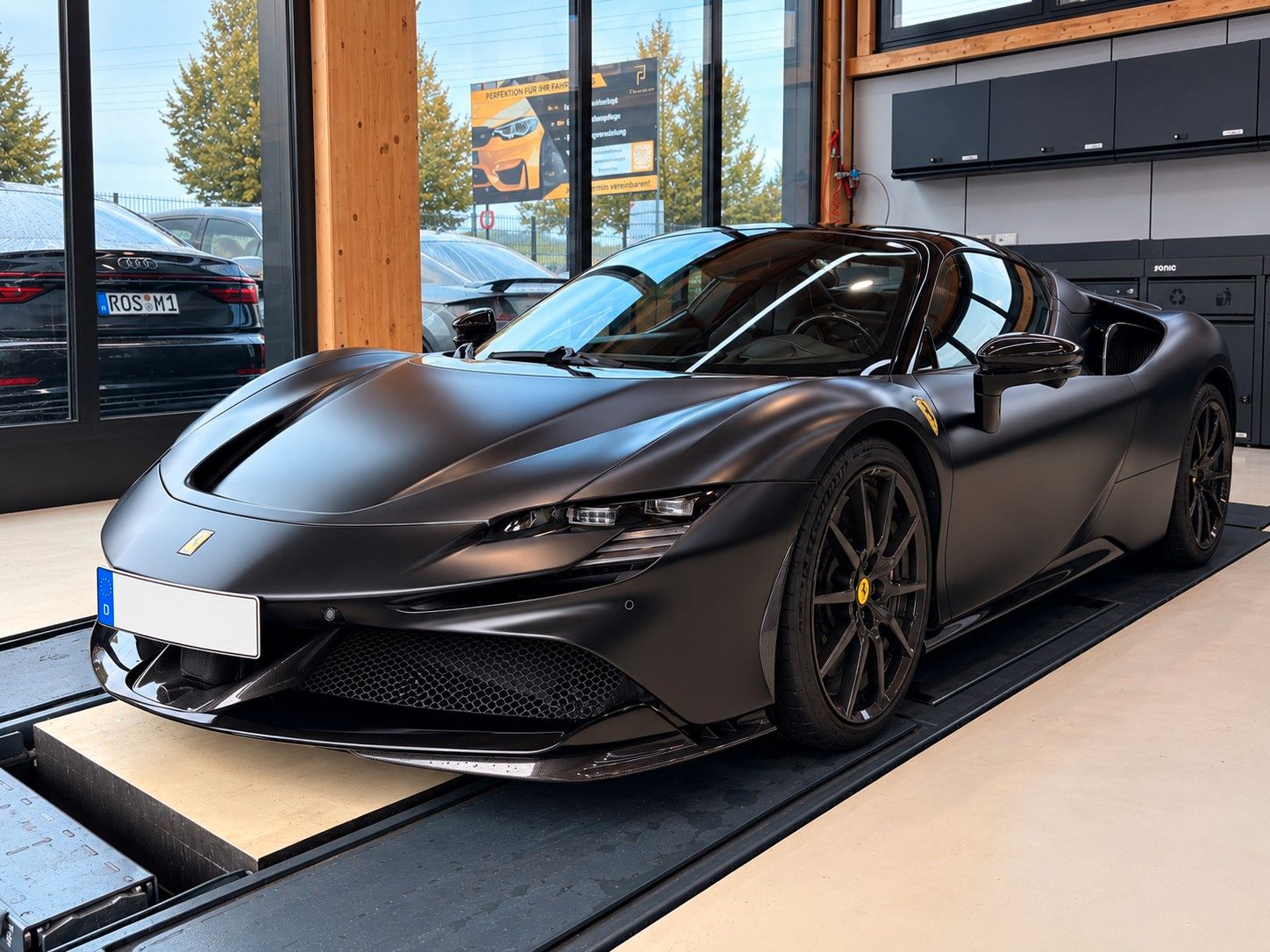 FERRARI SF90