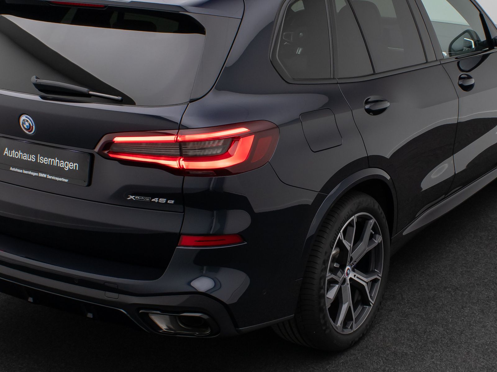 Fahrzeugabbildung BMW X5 xD45e M Sport Laser DAB HUD Komfort 21Zoll