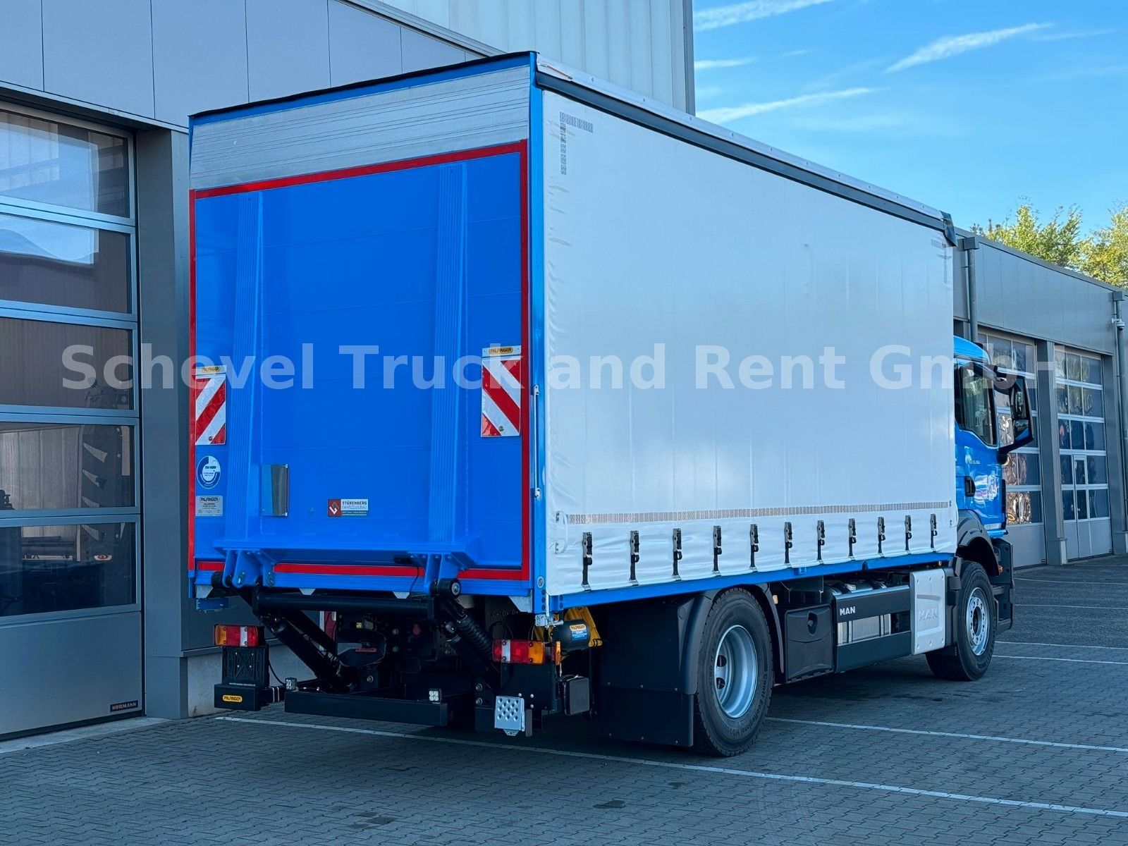 Fahrzeugabbildung MAN TGS 18.360 BL  Pritsche/Plane mit Ladeebordwand