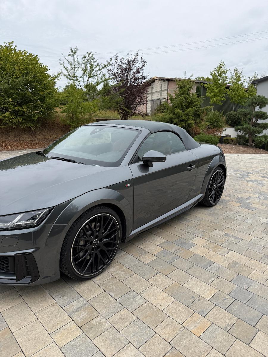 Audi TT 45 TFSI S tronic Roadster  im Neuzustand