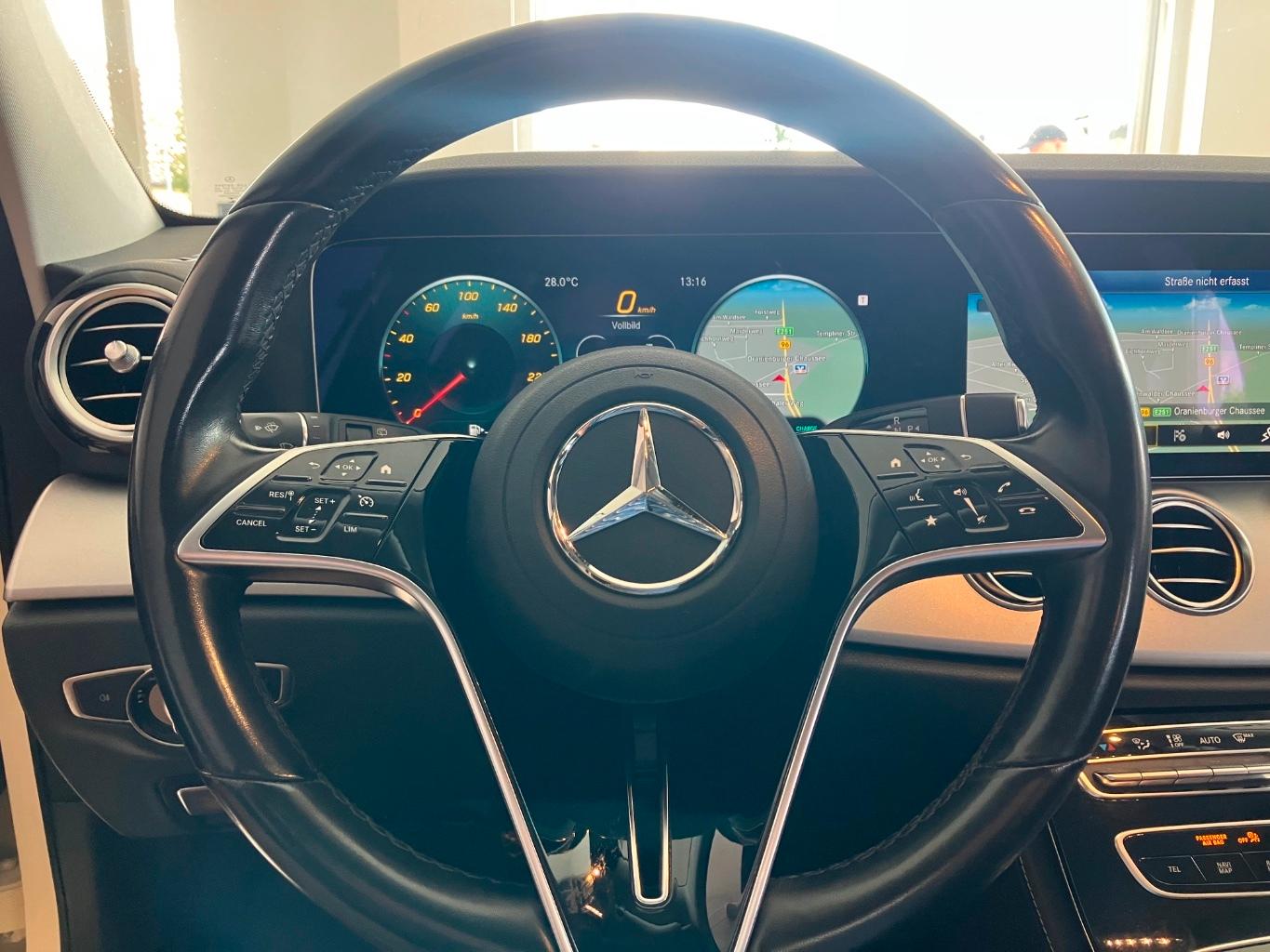 Mercedes-Benz E 220 d T 9G TAXI MBUX Navi Plus Kamera