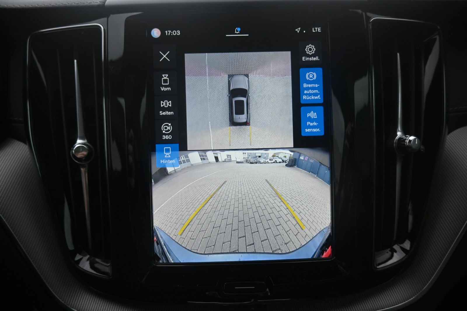 Fahrzeugabbildung Volvo XC60 B5 AWD Ultra Dark*PANO*LUFT*360°*ACC*AHK