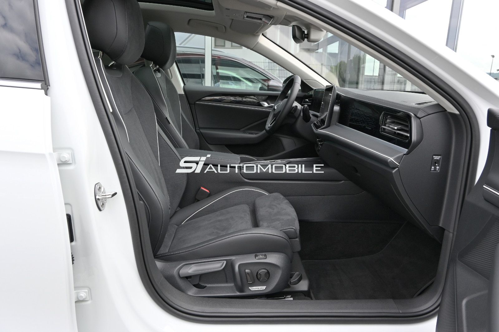 Fahrzeugabbildung Volkswagen Passat Variant 1.5 eTSI OPF DSG Business °AHK°IQ