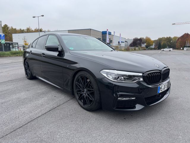 BMW 530i xDrive A - M-Paket  incl. Wartung/Garantie