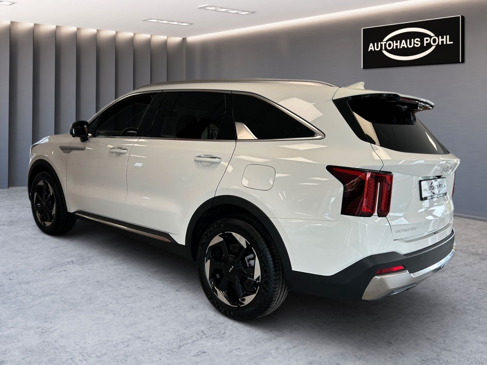Fahrzeugabbildung Kia SORENTO PE 1.6T PHEV AWD PLAT NAP PR GD