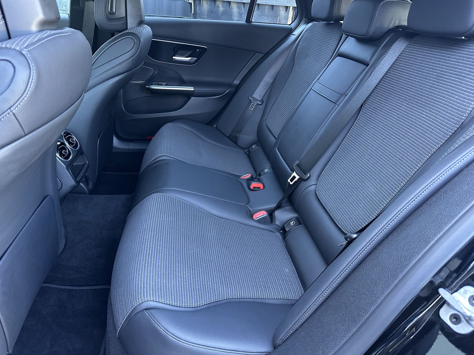 Fahrzeugabbildung Mercedes-Benz C 220d T Avantgarde Adv NAV+MATRIX+WIDE+18ZO+KAM