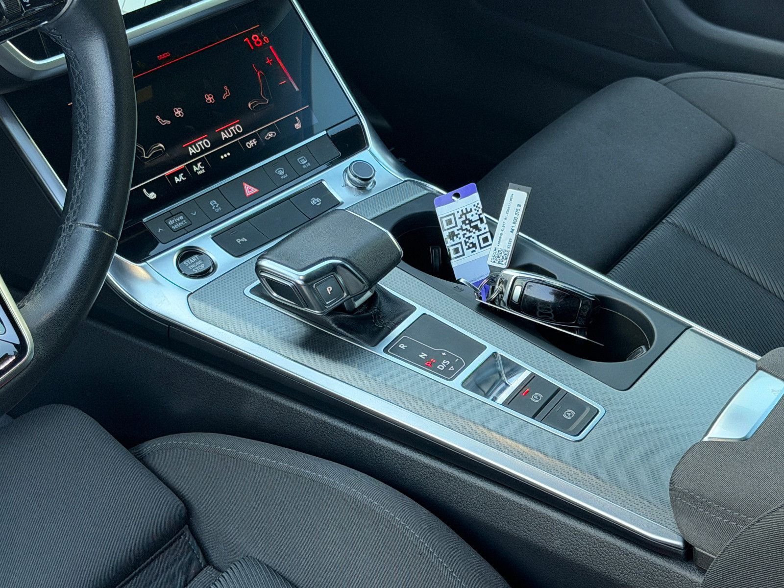 Fahrzeugabbildung Audi A6 Avant 55 TFSI quattro/SPORT/S-LINE/