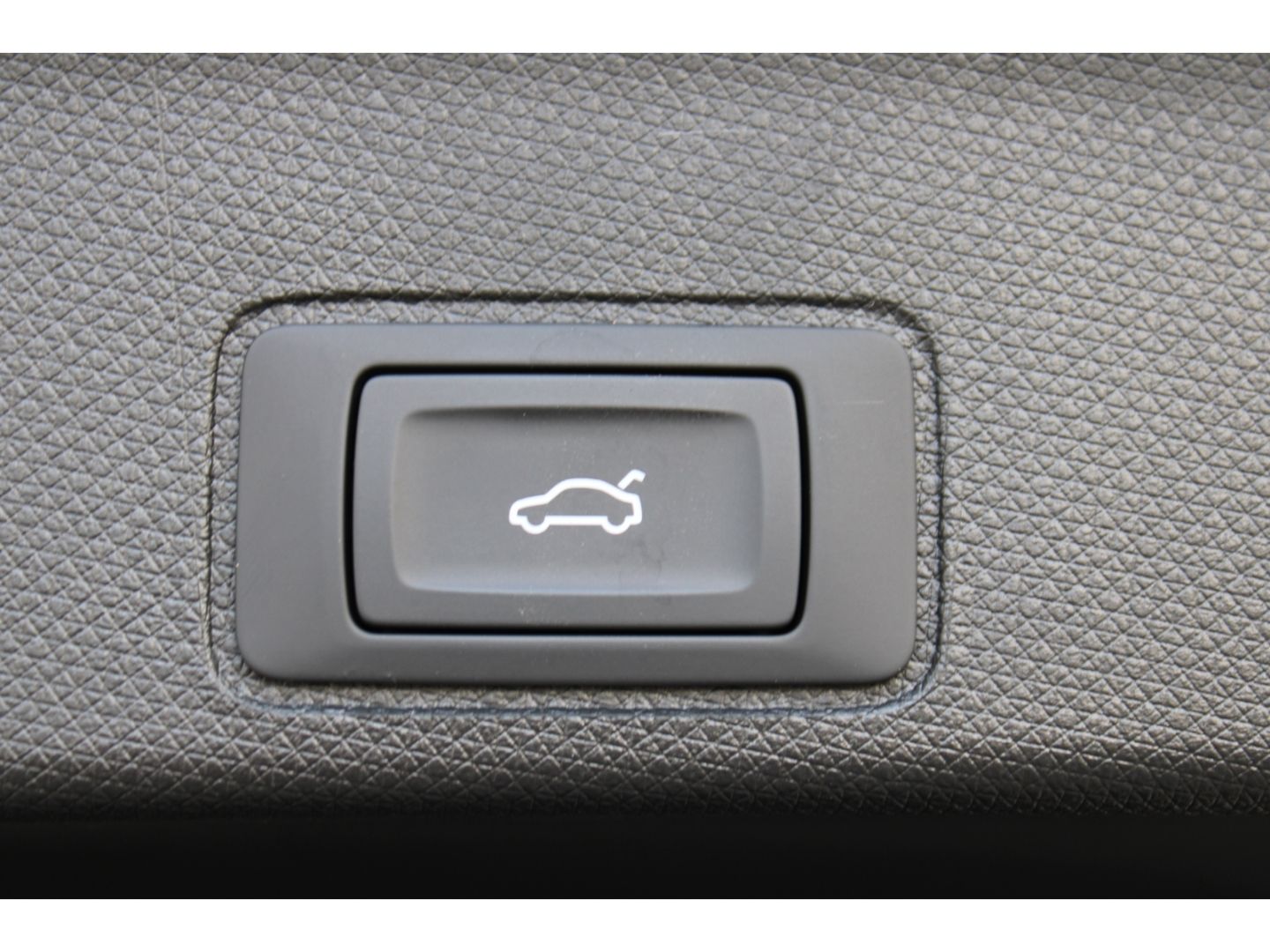 CUPRA Terramar 2.0 TSI 195 kW 4Drive VZ AHK Pano Navi - Image 32