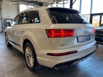Audi Q7 3.0 TDI quattro *7SITZER*2.HAND*BI-XENON*AHK*
