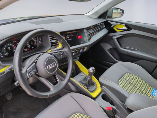 A1 30 TFSI S Line LED+GRA+PDC+SHZ