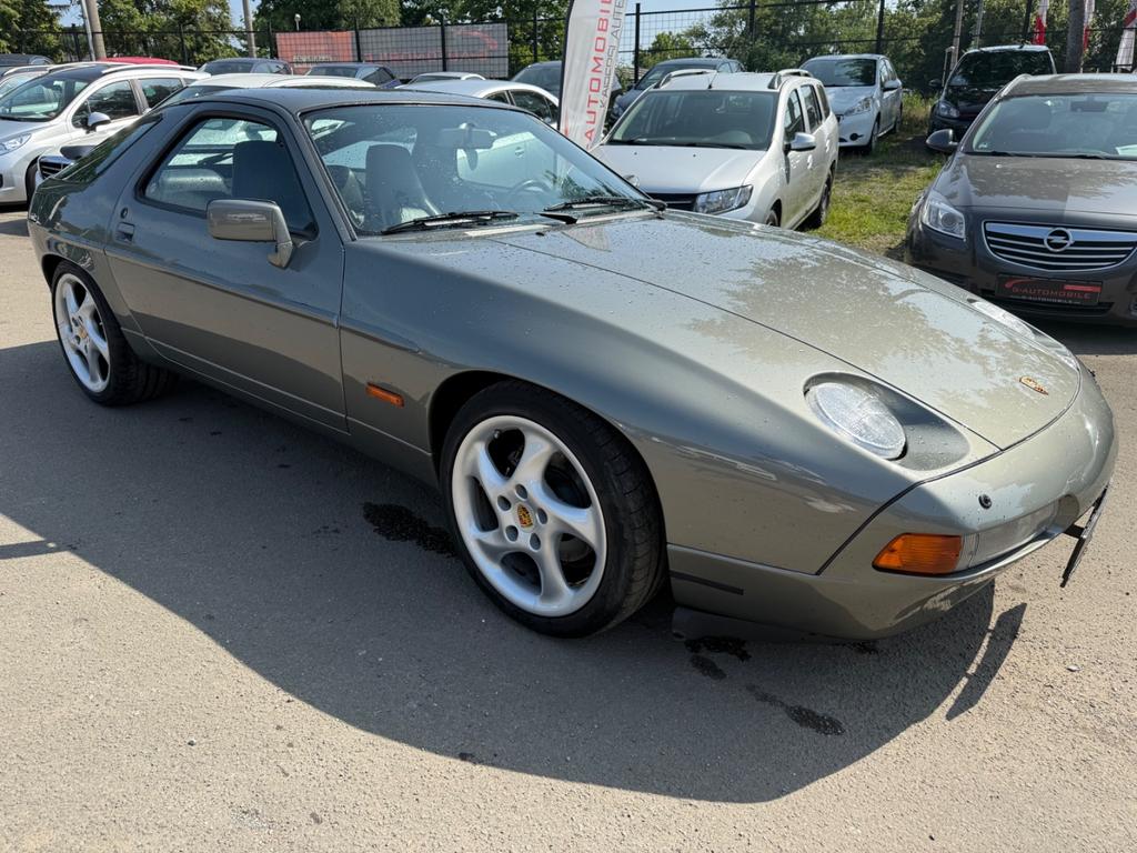 Porsche 928