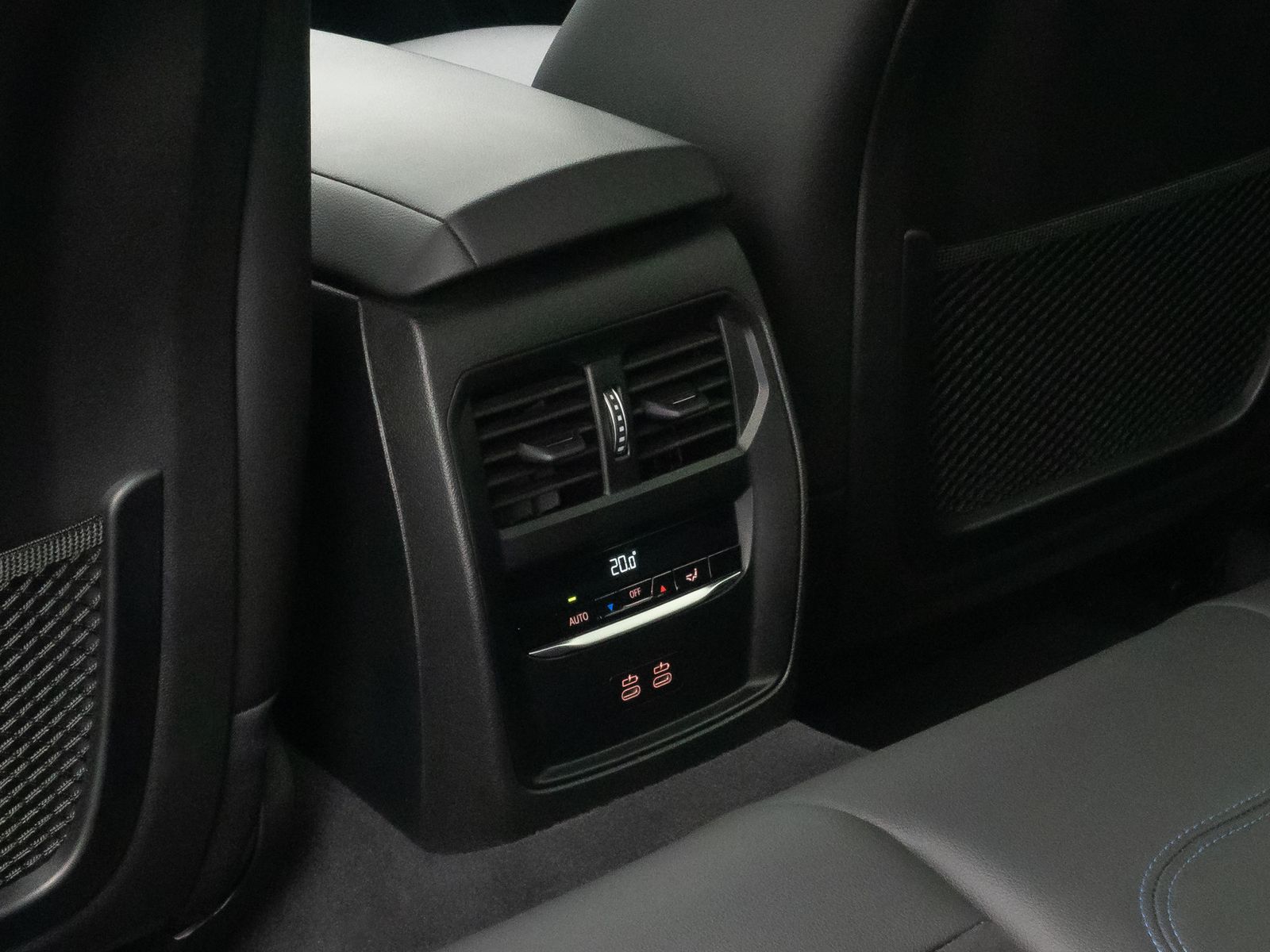 Fahrzeugabbildung BMW 320e M Sport DAB PDC Widscreen Individual 18Zoll