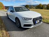 Audi A4 2.0 TDI S Line quattro - Audi A4: Weiß, Kombi, Line